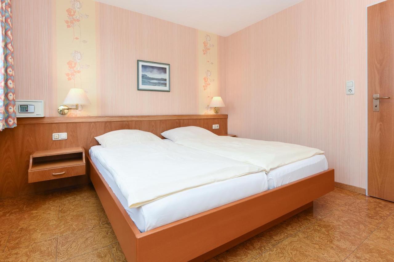 Hotel-Pension Stoertebeker Bensersiel Exteriér fotografie